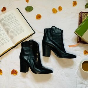 Black Aerosoles Booties Size 9 Great Condition